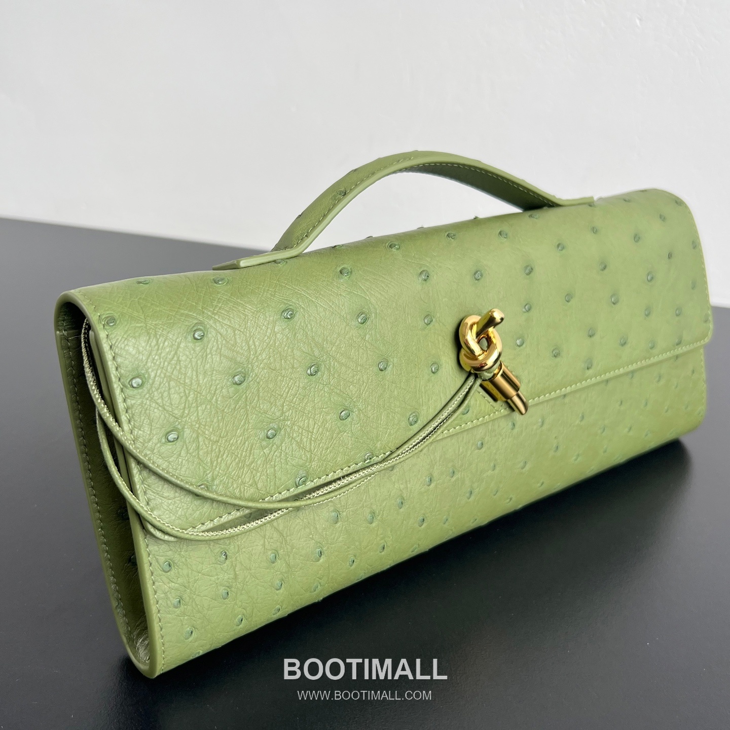 Bottega Veneta Andiamo Clutch Ostrich Leather Pink 보테가 베네타 안디아모 클러치 오스트리치 레더 핑크 31cm 7