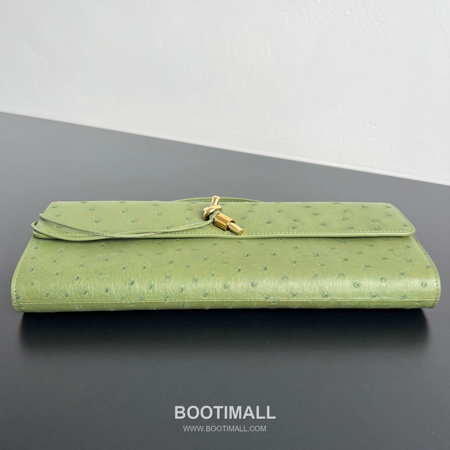 Bottega Veneta Andiamo Clutch Ostrich Leather Pink 보테가 베네타 안디아모 클러치 오스트리치 레더 핑크 31cm 8