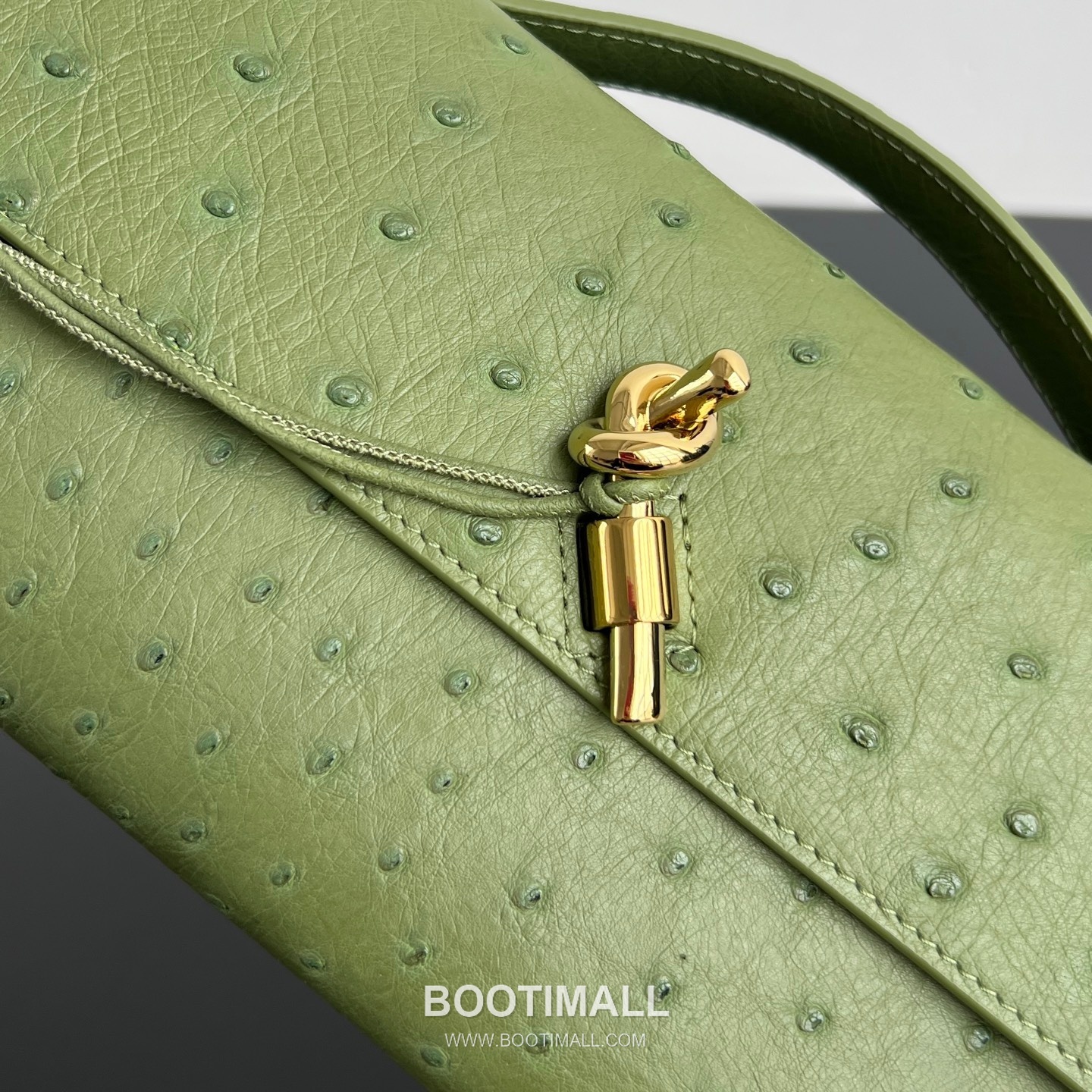 Bottega Veneta Andiamo Clutch Ostrich Leather Pink 보테가 베네타 안디아모 클러치 오스트리치 레더 핑크 31cm 9