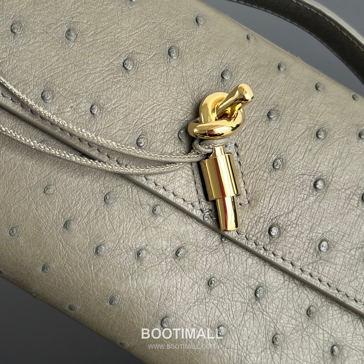 Bottega Veneta Andiamo Clutch Ostrich Leather Pink 보테가 베네타 안디아모 클러치 오스트리치 레더 핑크 31cm 6