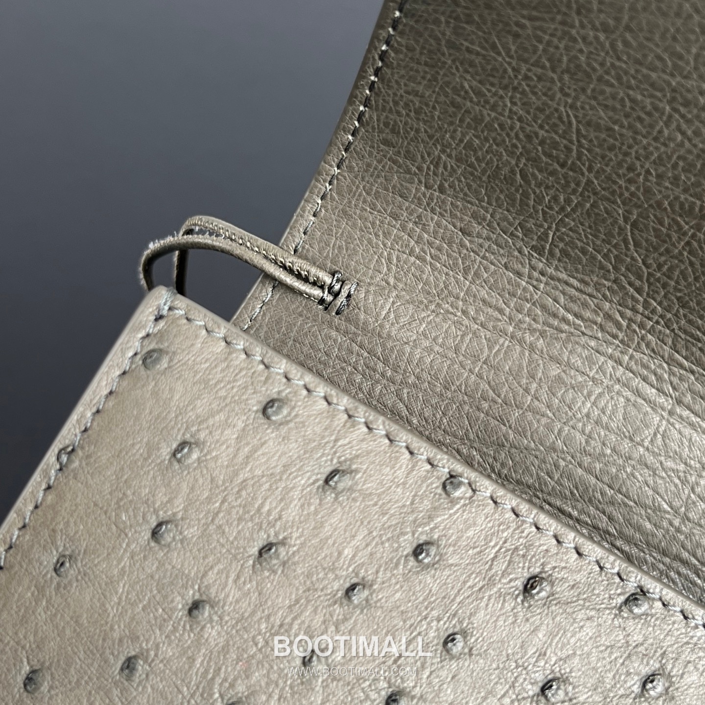 Bottega Veneta Andiamo Clutch Ostrich Leather Pink 보테가 베네타 안디아모 클러치 오스트리치 레더 핑크 31cm 8