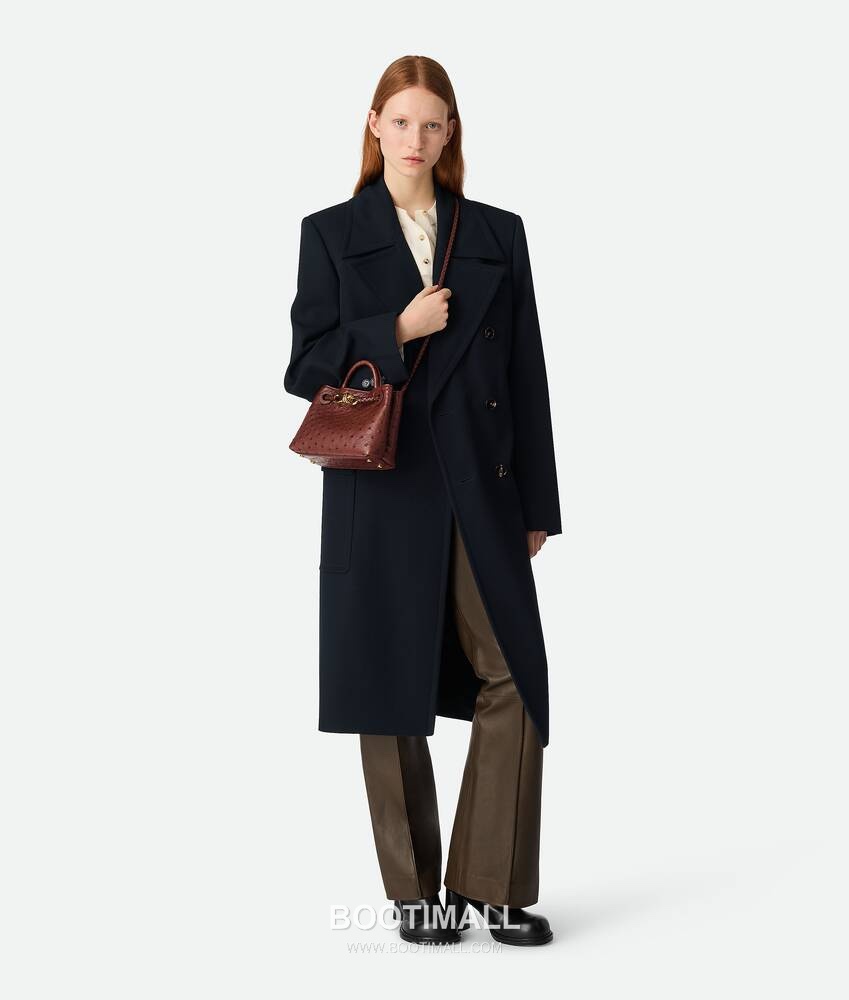 Bottega Veneta Andiamo Mini Ostrich Leather Beige Top Handle Bag 보테가 베네타 안디아모 미니 오스트리치 레더 베이지 탑핸들백 20.5cm 3