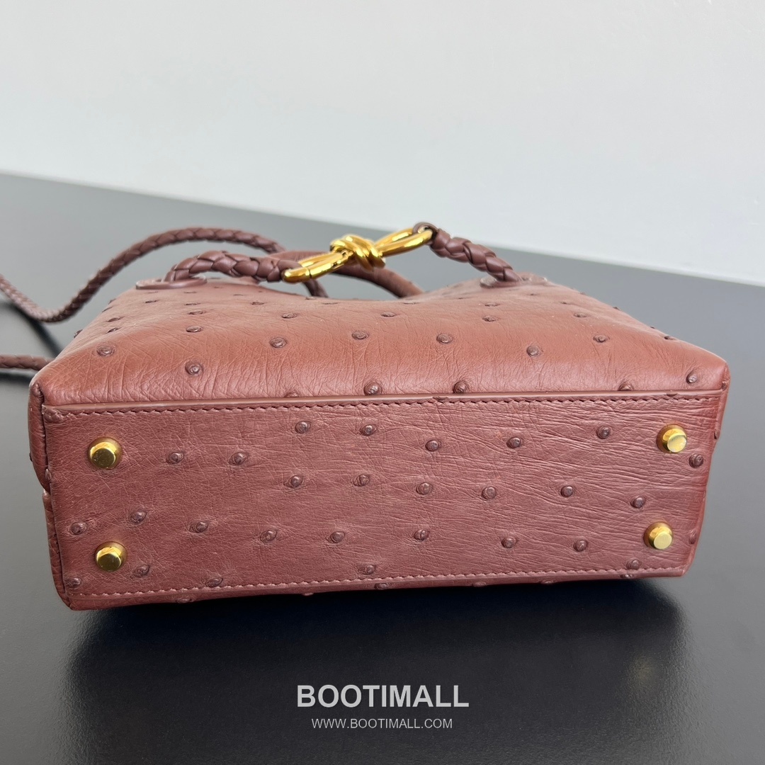 Bottega Veneta Andiamo Mini Ostrich Leather Beige Top Handle Bag 보테가 베네타 안디아모 미니 오스트리치 레더 베이지 탑핸들백 20.5cm 9