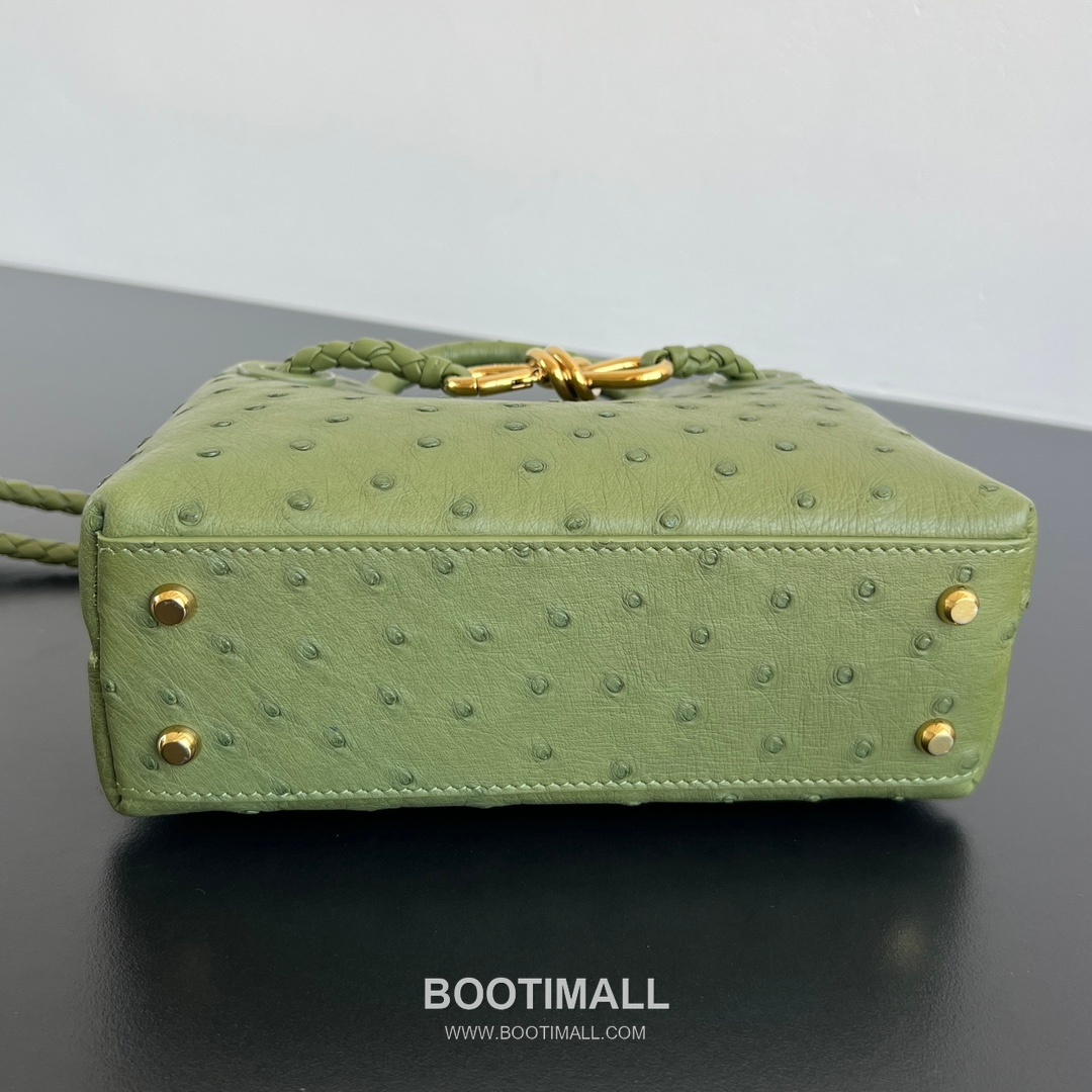 Bottega Veneta Andiamo Mini Ostrich Leather Beige Top Handle Bag 보테가 베네타 안디아모 미니 오스트리치 레더 베이지 탑핸들백 20.5cm 6