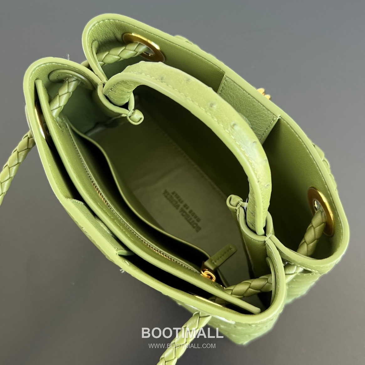 Bottega Veneta Andiamo Mini Ostrich Leather Beige Top Handle Bag 보테가 베네타 안디아모 미니 오스트리치 레더 베이지 탑핸들백 20.5cm 8