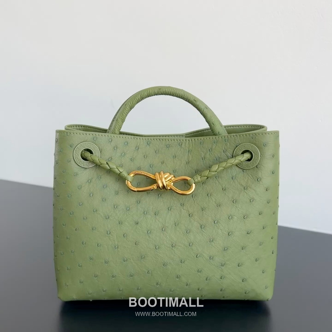 25 Small Tote Ostrich Leather Matcha Green Tote Bag 25 스몰 토트 오스트리치 레더 말차 그린 토트백 25cm 1