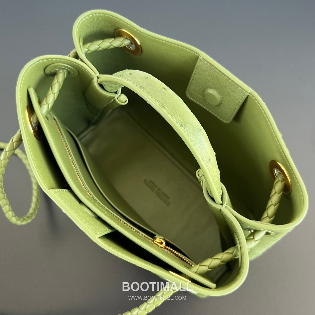 25 Small Tote Ostrich Leather Matcha Green Tote Bag 25 스몰 토트 오스트리치 레더 말차 그린 토트백 25cm 9