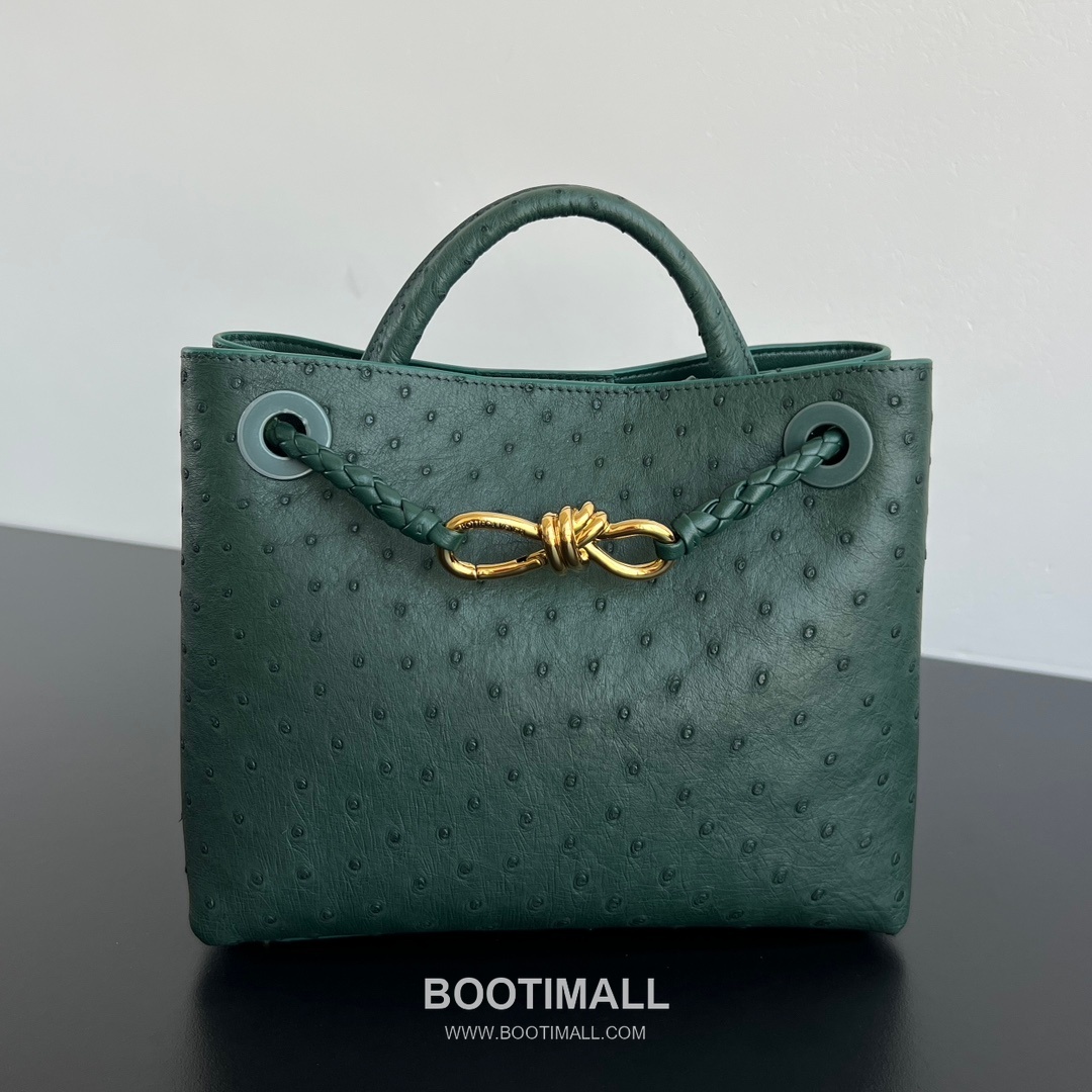Bottega Veneta Andiamo Handbag Ostrich Leather Green Top Handle Bag 보테가 베네타 안디아모 핸드백 오스트리치 레더 그린 탑핸들백 25cm 2