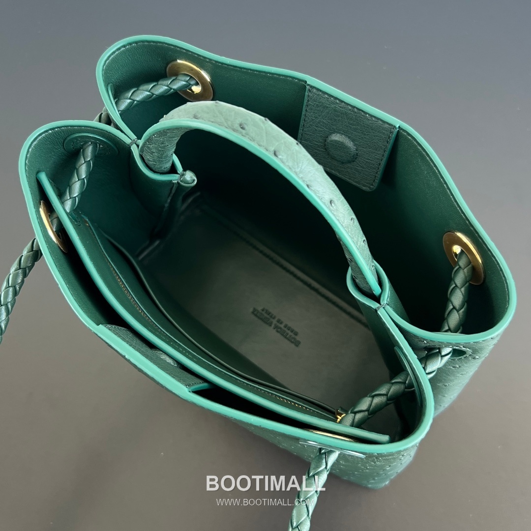 Bottega Veneta Andiamo Handbag Ostrich Leather Green Top Handle Bag 보테가 베네타 안디아모 핸드백 오스트리치 레더 그린 탑핸들백 25cm 8