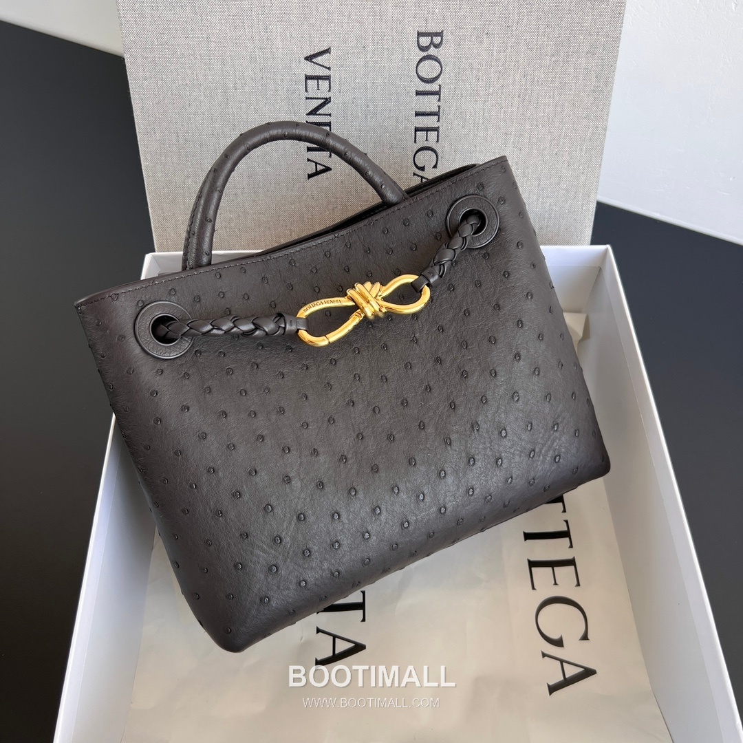 Bottega Veneta Andiamo Handbag Ostrich Leather Green Top Handle Bag 보테가 베네타 안디아모 핸드백 오스트리치 레더 그린 탑핸들백 25cm 1