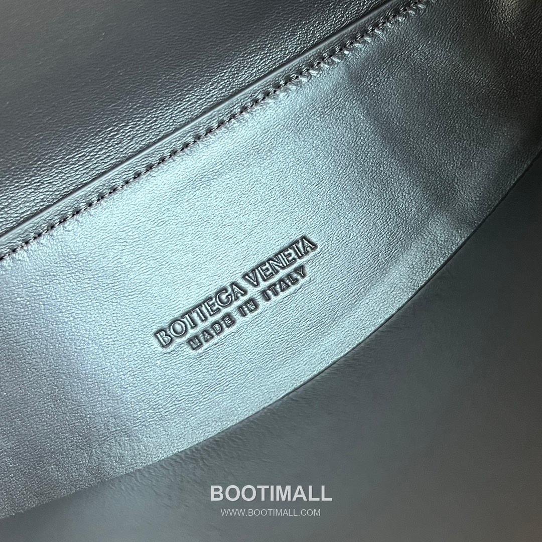 Bottega Veneta Andiamo Handbag Ostrich Leather Green Top Handle Bag 보테가 베네타 안디아모 핸드백 오스트리치 레더 그린 탑핸들백 25cm 10