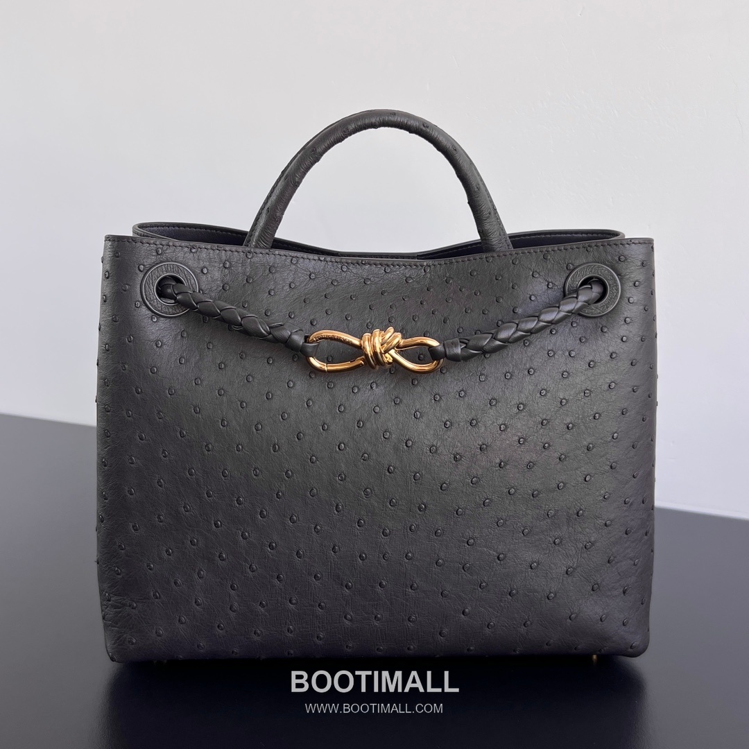 Bottega Veneta Andiamo Medium Ostrich Leather Black Top Handle Bag 보테가 베네타 안디아모 미디엄 오스트리치 레더 블랙 토트백 32cm 3
