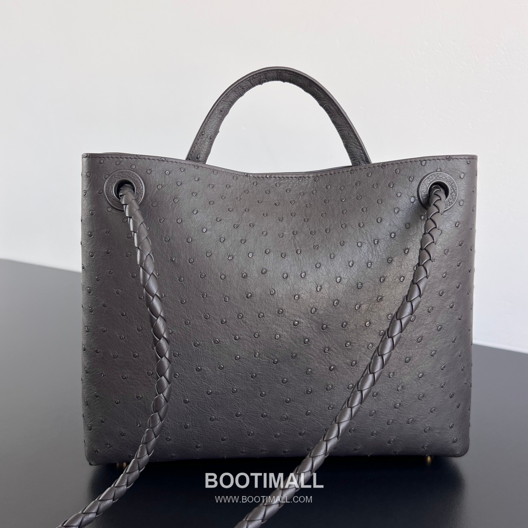 Bottega Veneta Andiamo Medium Ostrich Leather Black Top Handle Bag 보테가 베네타 안디아모 미디엄 오스트리치 레더 블랙 토트백 32cm 5