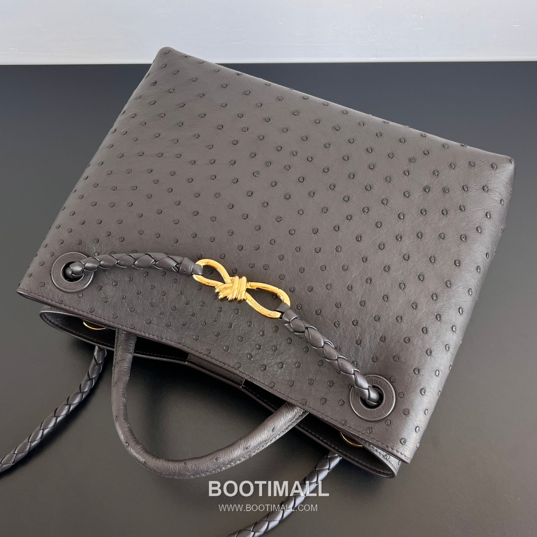 Bottega Veneta Andiamo Medium Ostrich Leather Black Top Handle Bag 보테가 베네타 안디아모 미디엄 오스트리치 레더 블랙 토트백 32cm 7
