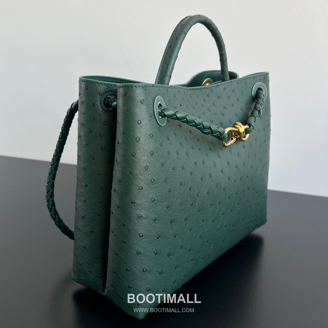 Bottega Veneta Andiamo Medium Ostrich Leather Black Top Handle Bag 보테가 베네타 안디아모 미디엄 오스트리치 레더 블랙 토트백 32cm 3