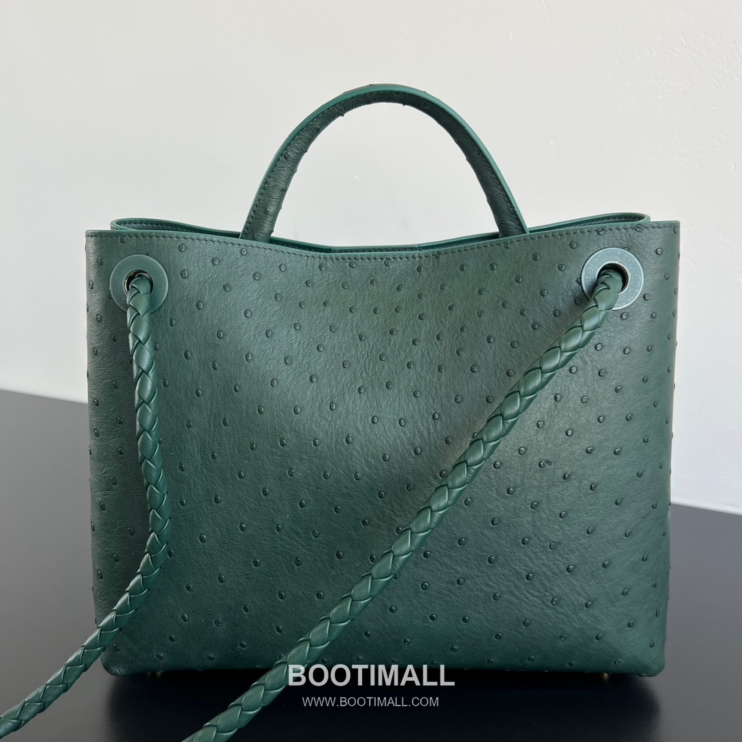 Bottega Veneta Andiamo Medium Ostrich Leather Black Top Handle Bag 보테가 베네타 안디아모 미디엄 오스트리치 레더 블랙 토트백 32cm 4