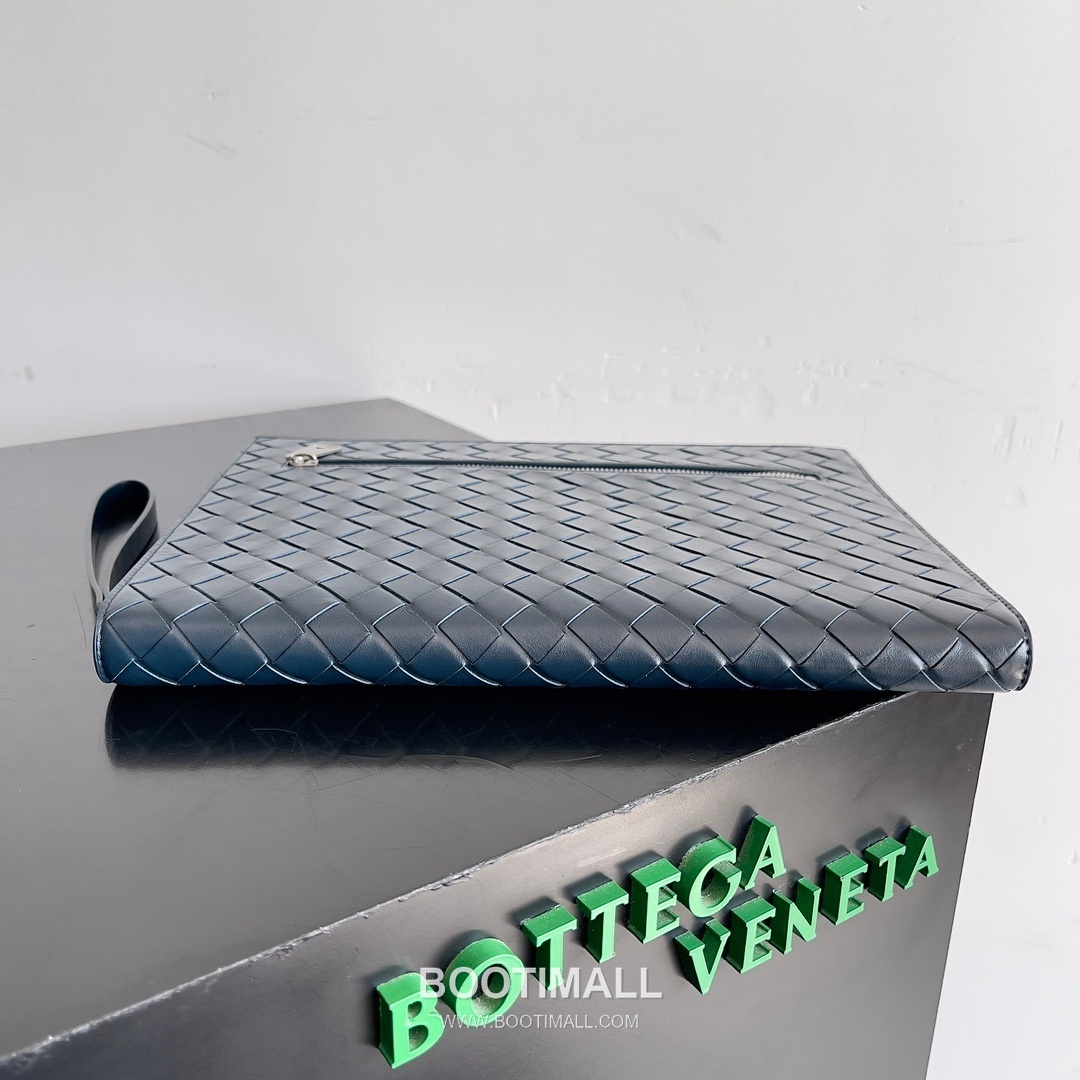 Intrecciato Zip Clutch Intrecciato Leather Navy 인트레치아토 지퍼 클러치 인트레치아토 레더 네이비 30cm 5