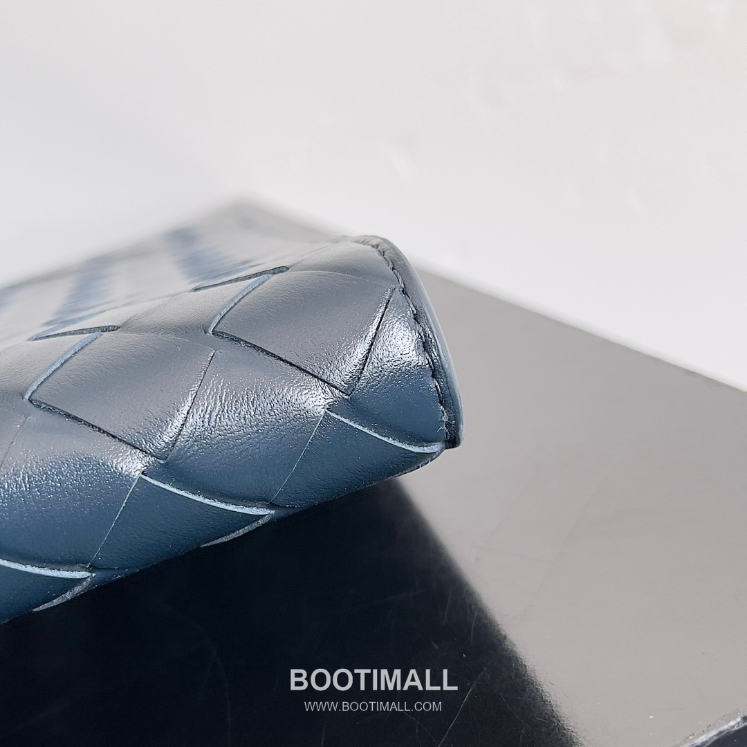 Intrecciato Zip Clutch Intrecciato Leather Navy 인트레치아토 지퍼 클러치 인트레치아토 레더 네이비 30cm 9