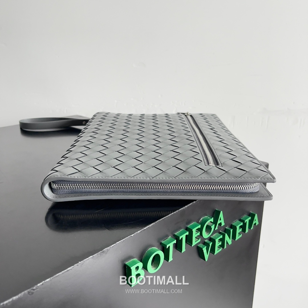 Intrecciato Zip Clutch Intrecciato Leather Navy 인트레치아토 지퍼 클러치 인트레치아토 레더 네이비 30cm 3