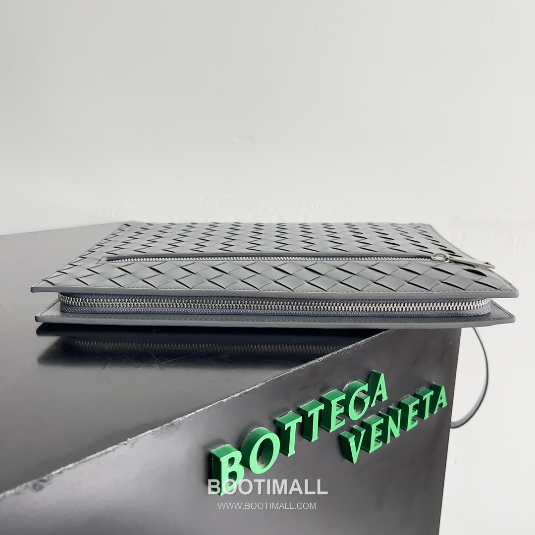 Intrecciato Zip Clutch Intrecciato Leather Navy 인트레치아토 지퍼 클러치 인트레치아토 레더 네이비 30cm 5