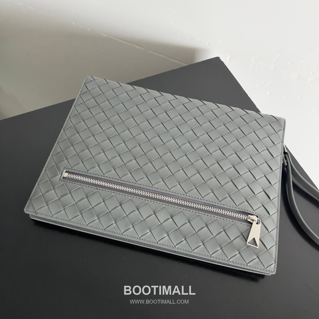 Intrecciato Zip Clutch Intrecciato Leather Navy 인트레치아토 지퍼 클러치 인트레치아토 레더 네이비 30cm 6