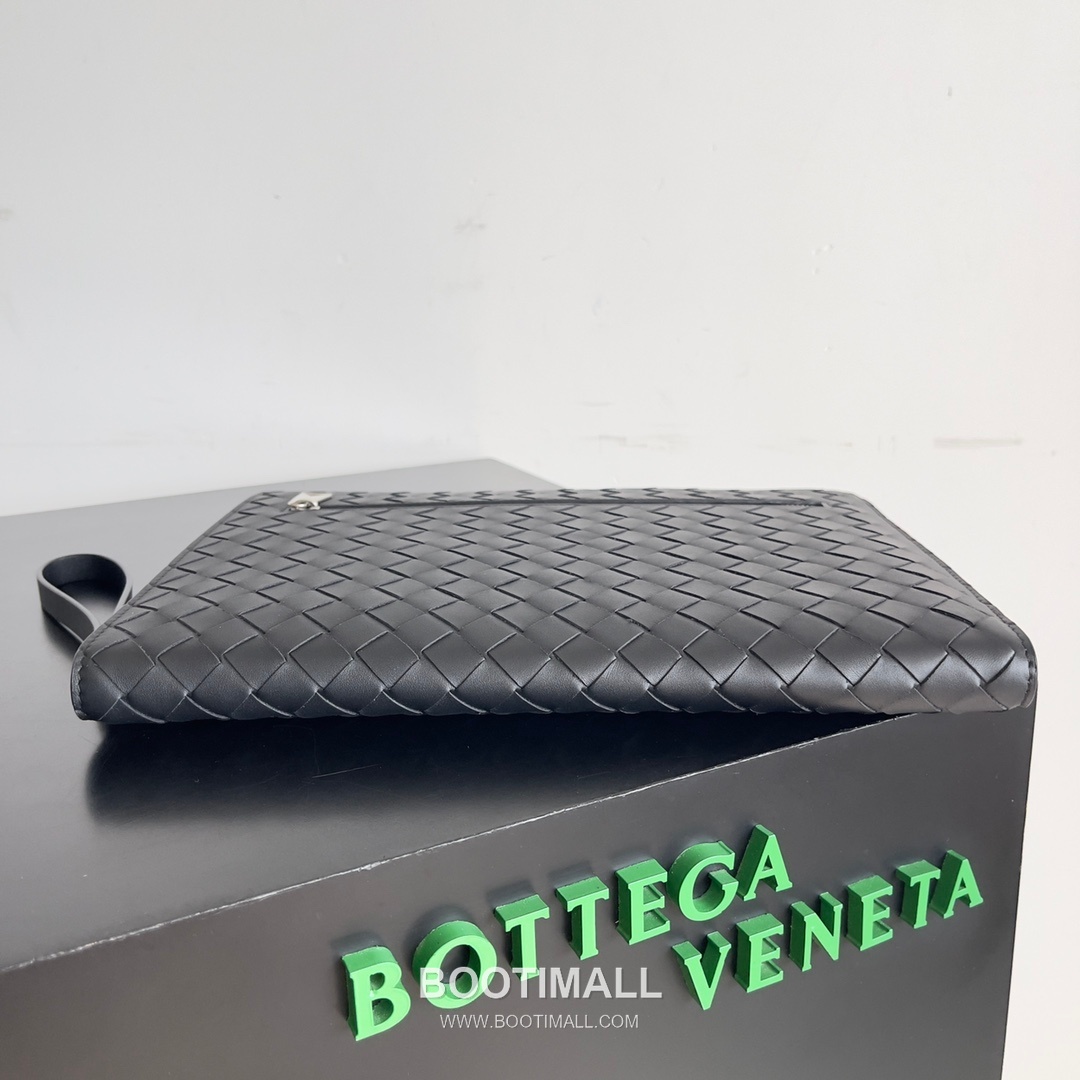 Bottega Veneta Intrecciato Clutch Woven Leather Black 보테가 베네타 인트레치아토 클러치 위빙 레더 블랙 32cm 4