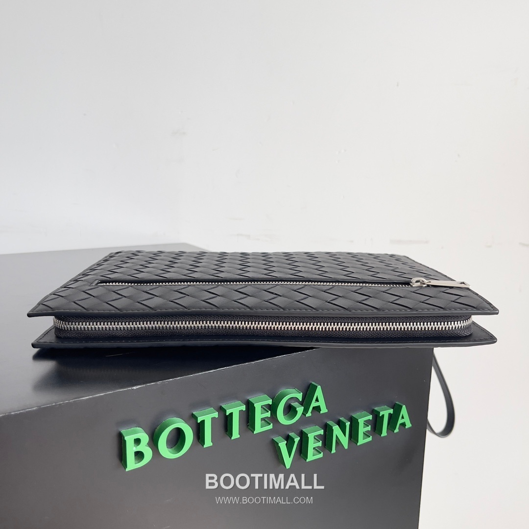 Bottega Veneta Intrecciato Clutch Woven Leather Black 보테가 베네타 인트레치아토 클러치 위빙 레더 블랙 32cm 5