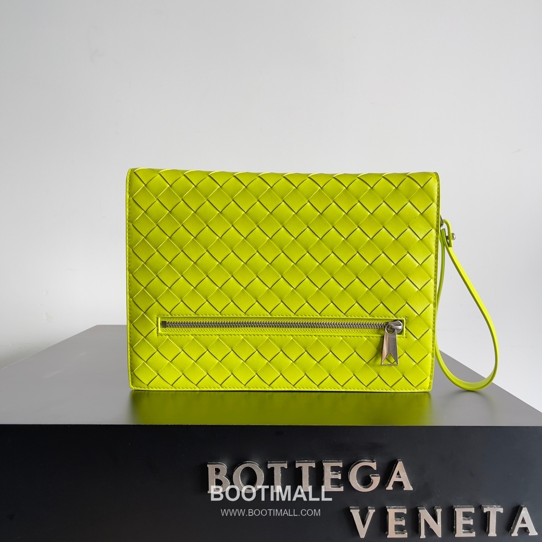 Bottega Veneta Intrecciato Zip Pouch Calf Leather Black 보테가 베네타 인트레치아토 지퍼 파우치 카프 레더 블랙 28cm 1