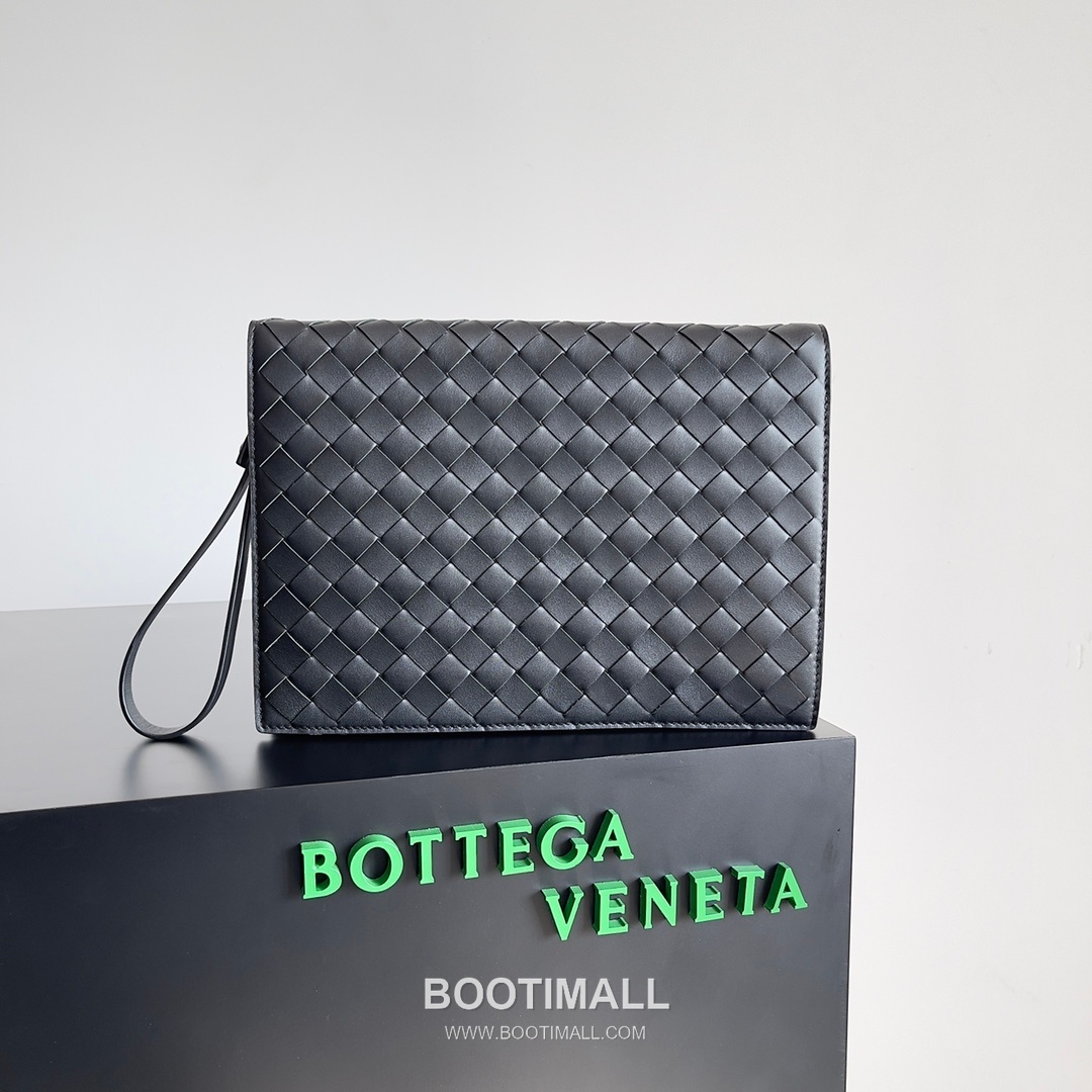 Bottega Veneta Intrecciato Zip Pouch Calf Leather Black 보테가 베네타 인트레치아토 지퍼 파우치 카프 레더 블랙 27.5cm 2