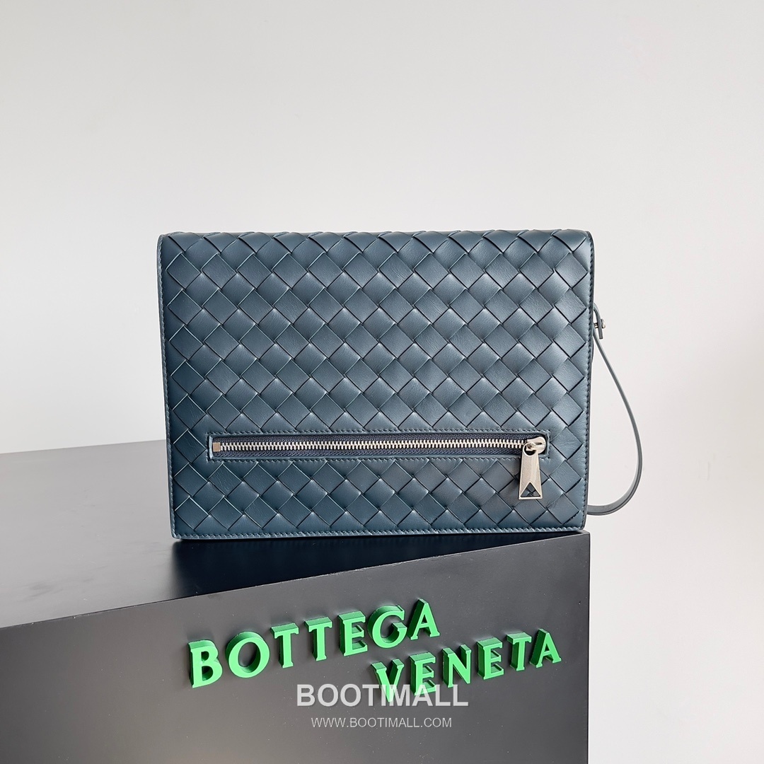 Bottega Veneta Intrecciato Zip Pouch Calf Leather Black 보테가 베네타 인트레치아토 지퍼 파우치 카프 레더 블랙 27.5cm 1