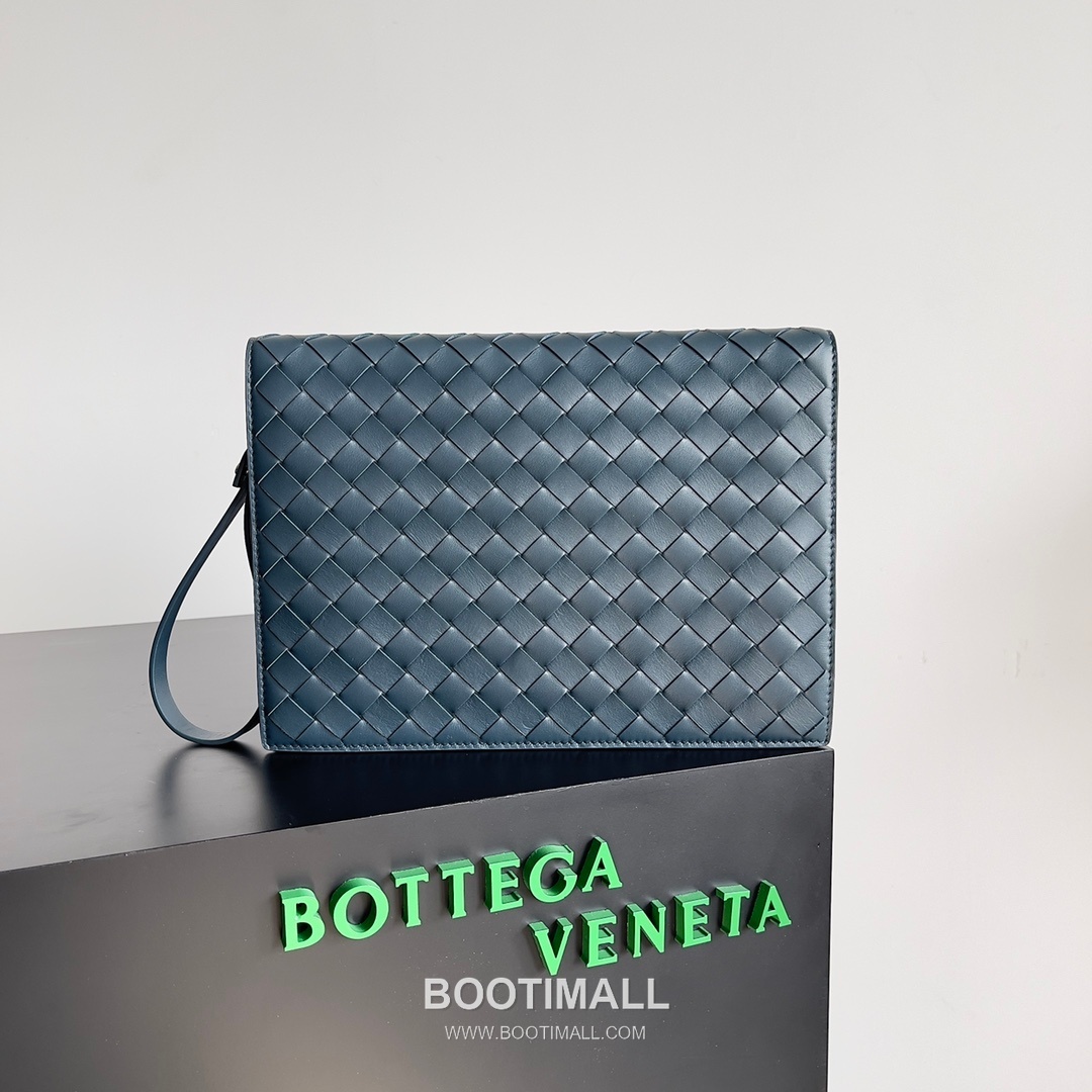 Bottega Veneta Intrecciato Zip Pouch Calf Leather Black 보테가 베네타 인트레치아토 지퍼 파우치 카프 레더 블랙 27.5cm 2