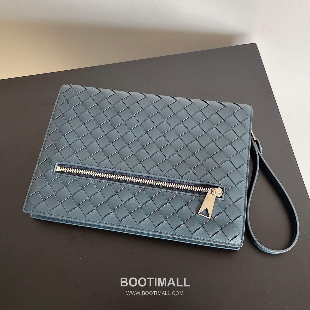 Bottega Veneta Intrecciato Zip Pouch Calf Leather Black 보테가 베네타 인트레치아토 지퍼 파우치 카프 레더 블랙 27.5cm 3