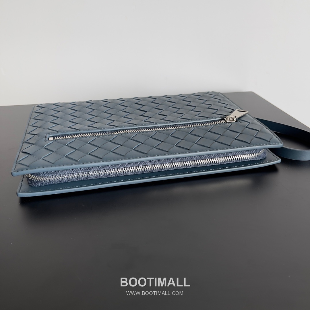 Bottega Veneta Intrecciato Zip Pouch Calf Leather Black 보테가 베네타 인트레치아토 지퍼 파우치 카프 레더 블랙 27.5cm 4