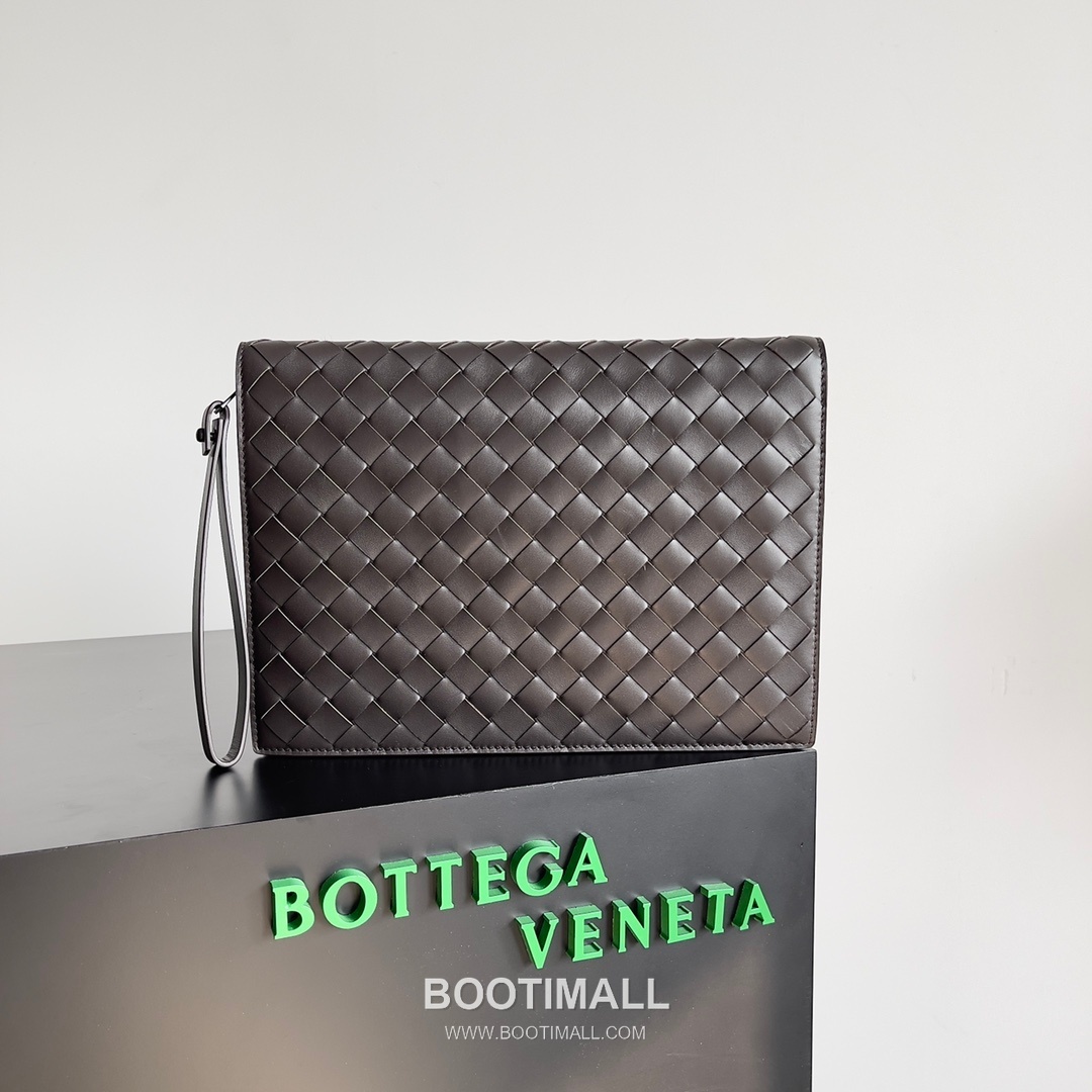 Bottega Veneta Intrecciato Zip Pouch Calf Leather Black 보테가 베네타 인트레치아토 지퍼 파우치 카프 레더 블랙 27.5cm 2