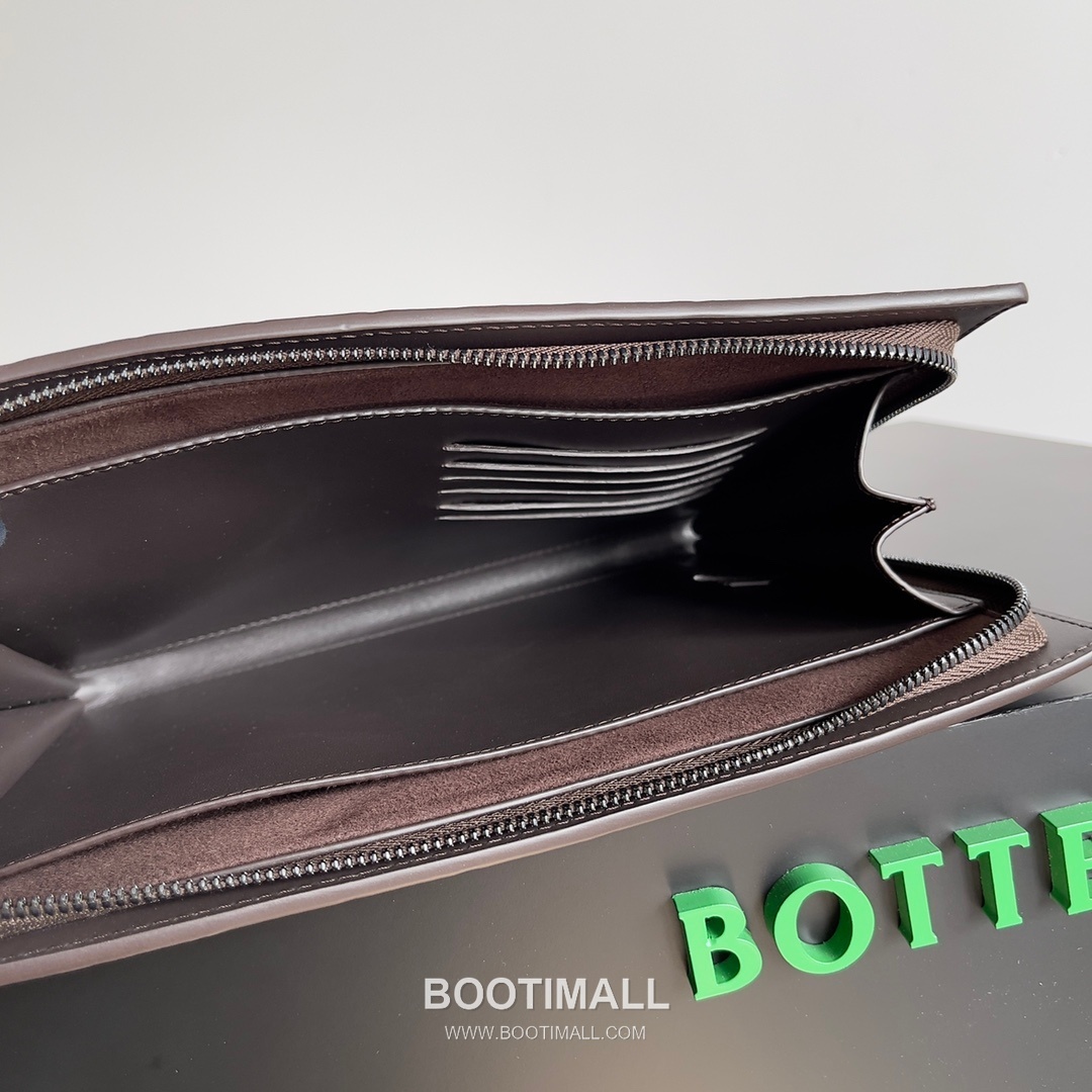 Bottega Veneta Intrecciato Zip Pouch Calf Leather Black 보테가 베네타 인트레치아토 지퍼 파우치 카프 레더 블랙 27.5cm 7