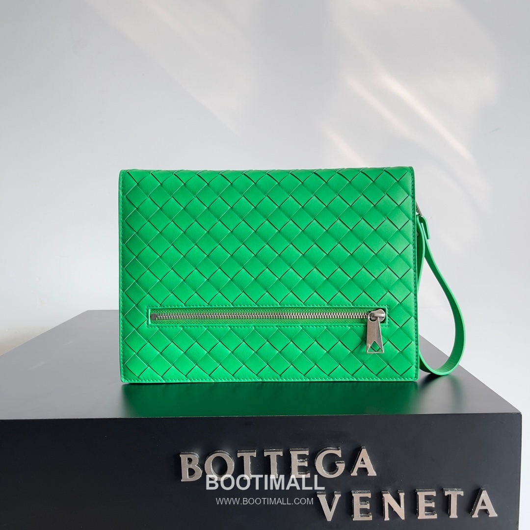 Bottega Veneta Intrecciato Zip Pouch Calf Leather Black 보테가 베네타 인트레치아토 지퍼 파우치 카프 레더 블랙 27.5cm 1