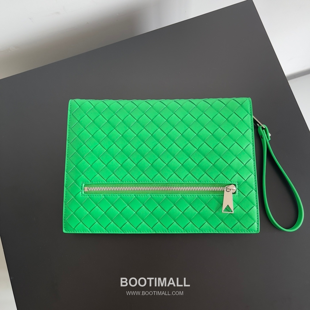 Bottega Veneta Intrecciato Zip Pouch Calf Leather Black 보테가 베네타 인트레치아토 지퍼 파우치 카프 레더 블랙 27.5cm 4