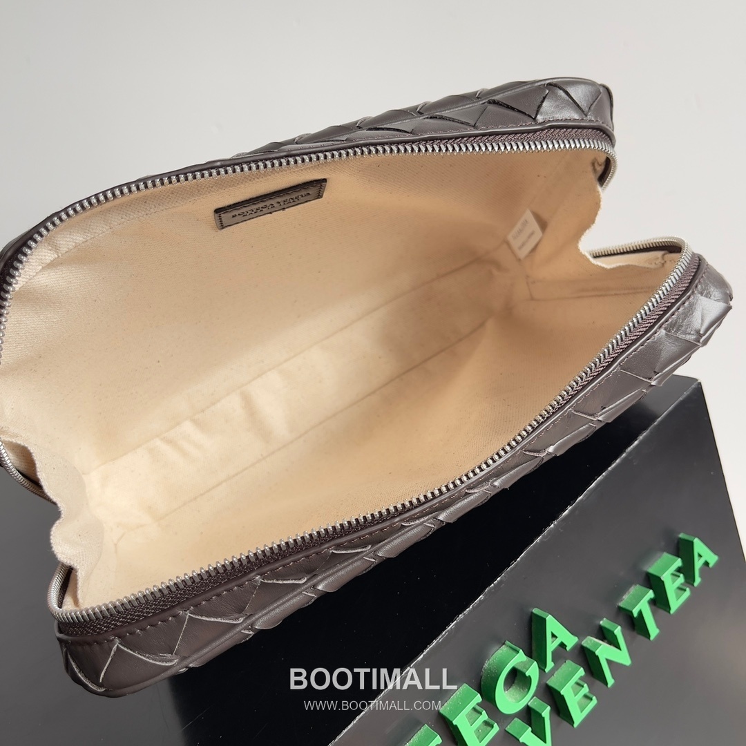 Bottega Veneta Woven Leather Pouch Woven Cowhide Leather Black 보테가 베네타 위빙 레더 파우치 위빙 소가죽 블랙 26cm 7