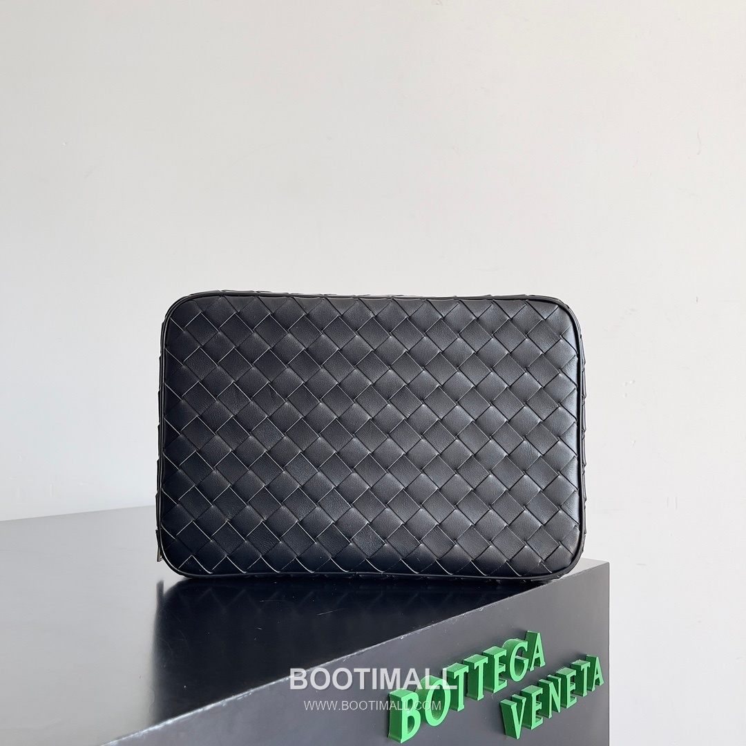 Bottega Veneta Woven Leather Pouch Woven Cowhide Leather Black 보테가 베네타 위빙 레더 파우치 위빙 소가죽 블랙 26cm 1