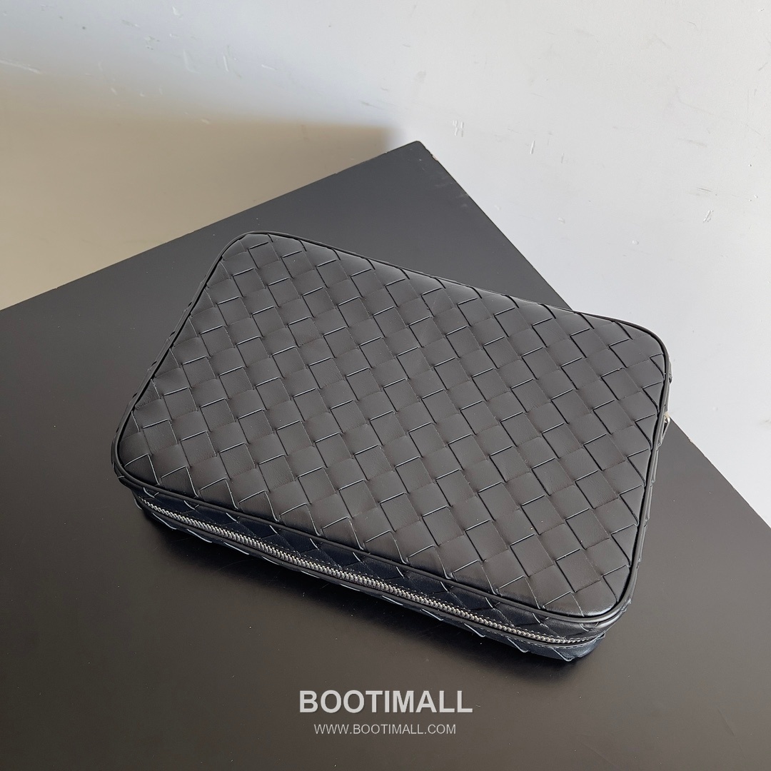 Bottega Veneta Woven Leather Pouch Woven Cowhide Leather Black 보테가 베네타 위빙 레더 파우치 위빙 소가죽 블랙 26cm 5