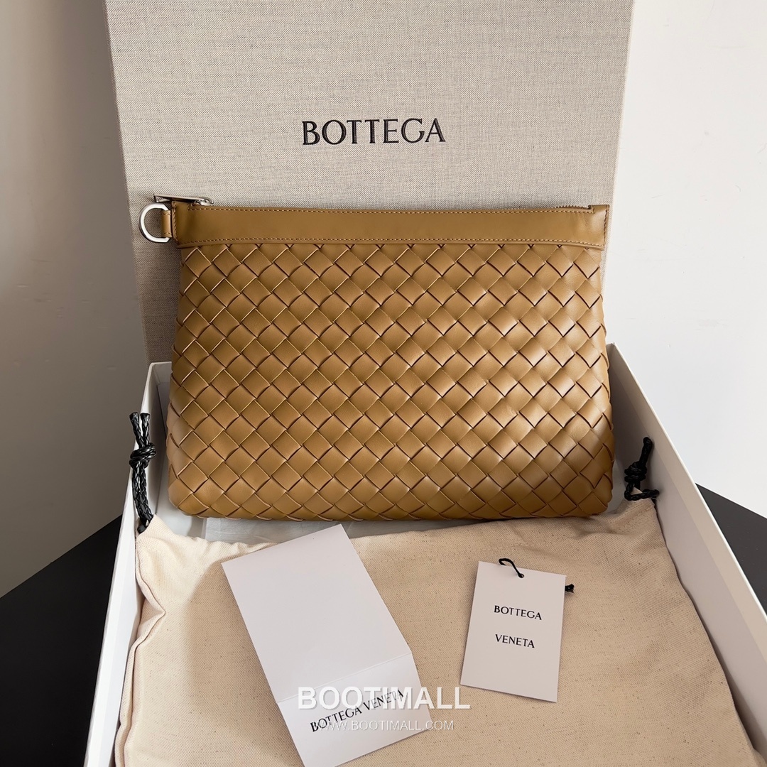 Bottega Veneta Intrecciato Pouch Intrecciato Leather Brown 보테가 베네타 인트레치아토 파우치 인트레치아토 레더 브라운 33cm 1