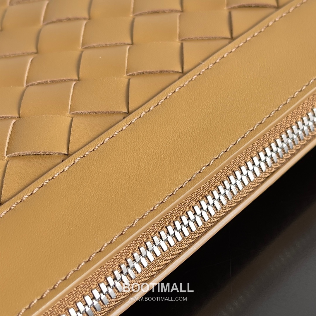 Bottega Veneta Intrecciato Pouch Intrecciato Leather Brown 보테가 베네타 인트레치아토 파우치 인트레치아토 레더 브라운 33cm 7