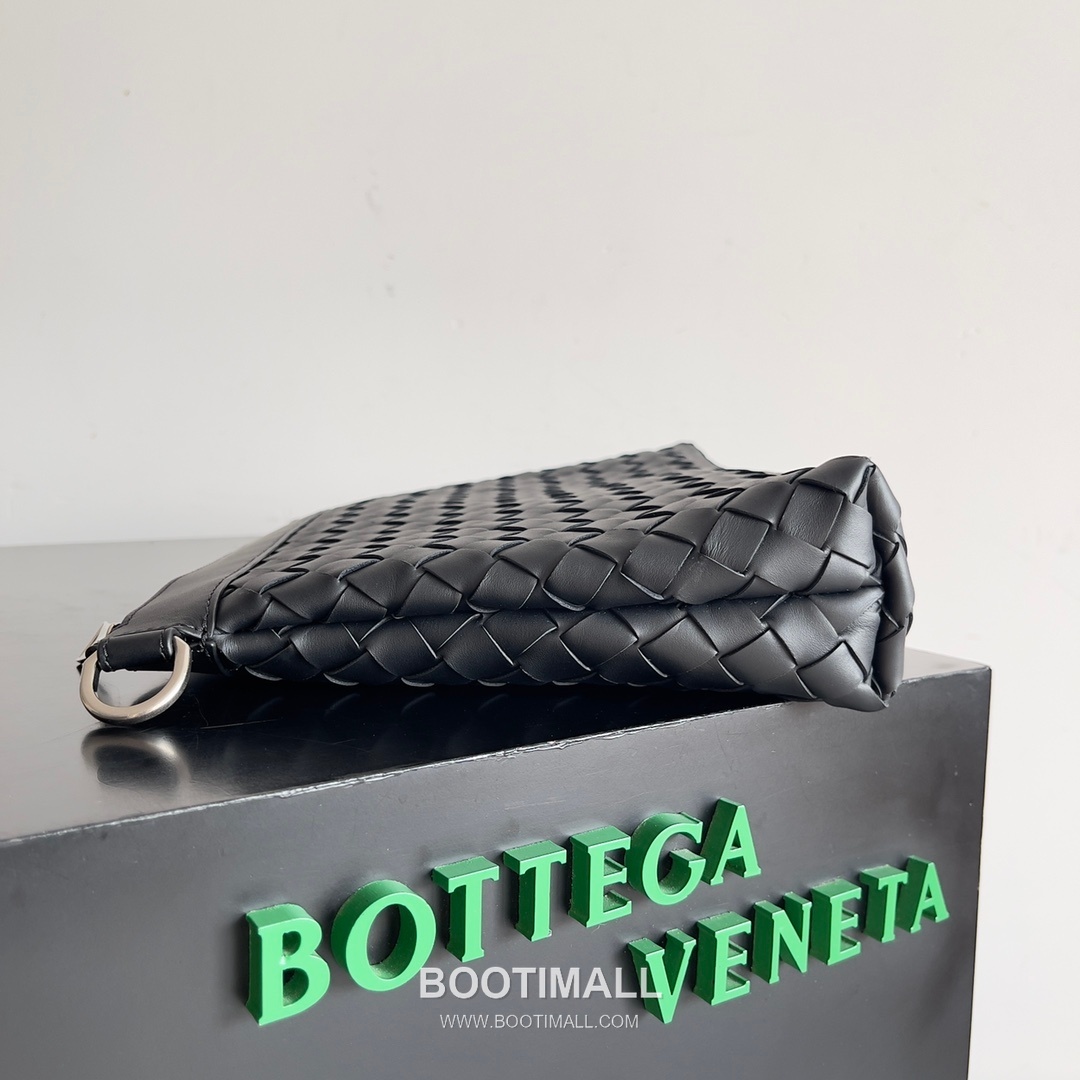 Bottega Veneta Intrecciato Pouch Intrecciato Leather Brown 보테가 베네타 인트레치아토 파우치 인트레치아토 레더 브라운 33cm 4