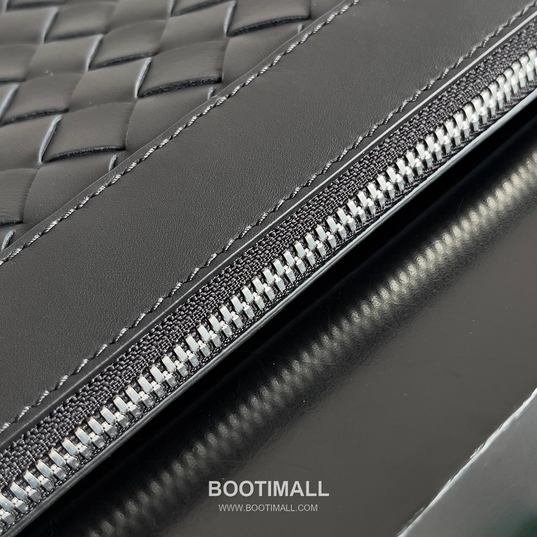 Bottega Veneta Intrecciato Pouch Intrecciato Leather Brown 보테가 베네타 인트레치아토 파우치 인트레치아토 레더 브라운 33cm 7