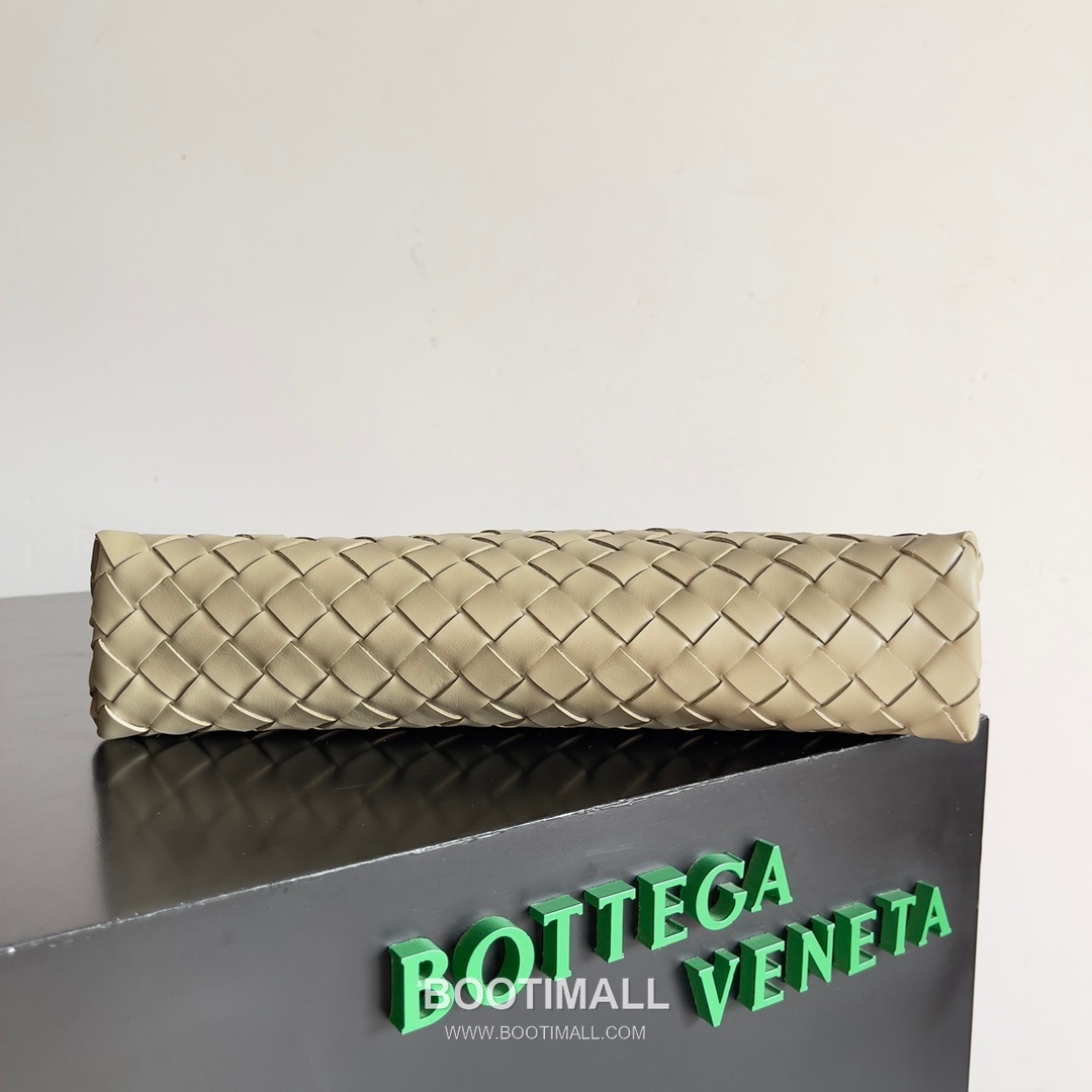 Bottega Veneta Intrecciato Pouch Intrecciato Leather Brown 보테가 베네타 인트레치아토 파우치 인트레치아토 레더 브라운 33cm 3