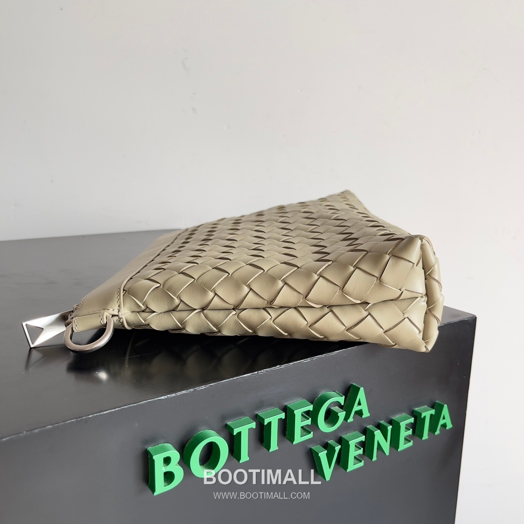 Bottega Veneta Intrecciato Pouch Intrecciato Leather Brown 보테가 베네타 인트레치아토 파우치 인트레치아토 레더 브라운 33cm 4