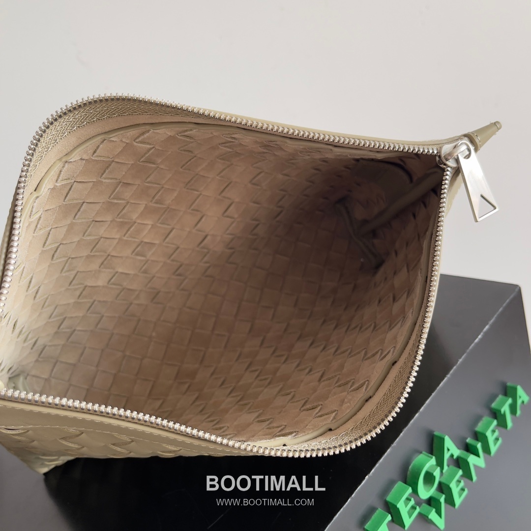 Bottega Veneta Intrecciato Pouch Intrecciato Leather Brown 보테가 베네타 인트레치아토 파우치 인트레치아토 레더 브라운 33cm 8