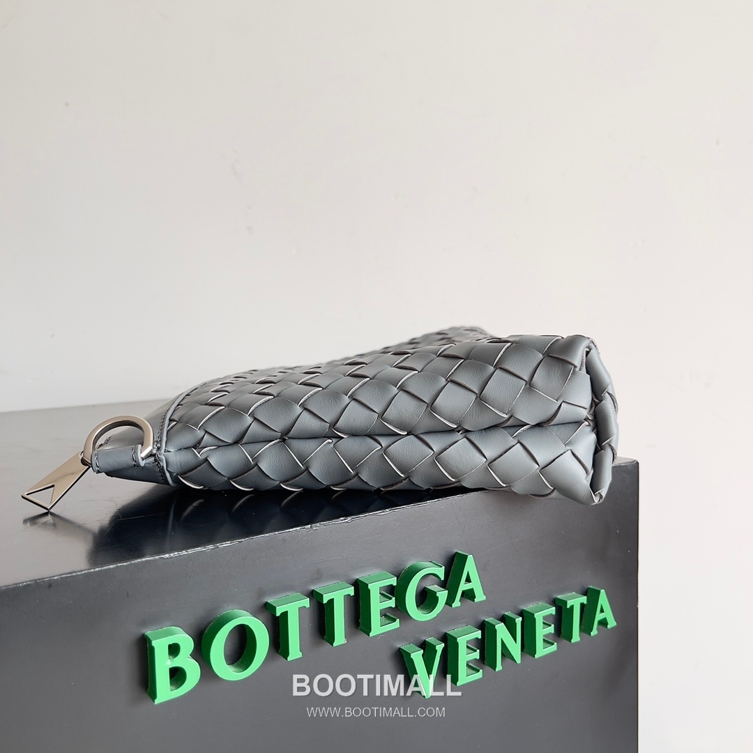 Bottega Veneta Intrecciato Pouch Intrecciato Leather Brown 보테가 베네타 인트레치아토 파우치 인트레치아토 레더 브라운 33cm 4
