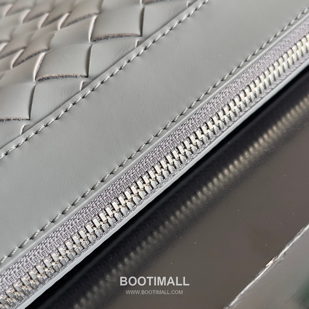 Bottega Veneta Intrecciato Pouch Intrecciato Leather Brown 보테가 베네타 인트레치아토 파우치 인트레치아토 레더 브라운 33cm 7