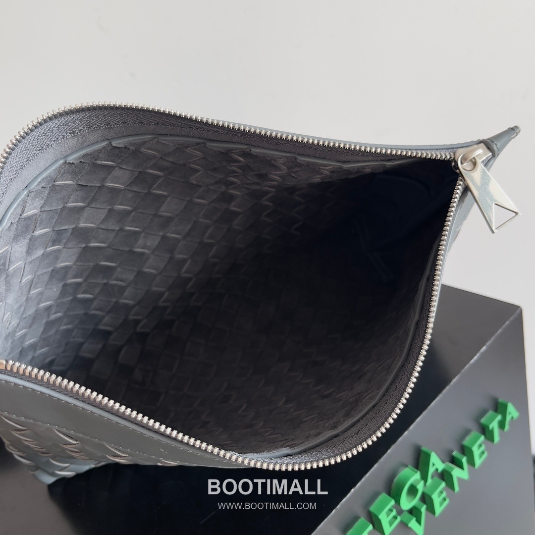 Bottega Veneta Intrecciato Pouch Intrecciato Leather Brown 보테가 베네타 인트레치아토 파우치 인트레치아토 레더 브라운 33cm 8
